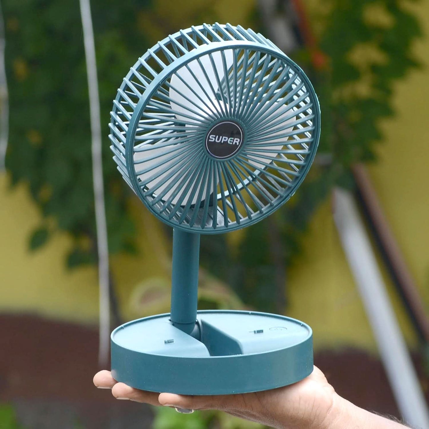 Telescopic Electric Desktop Fan, Adjustable height, Foldable, Portable (Battery not included)